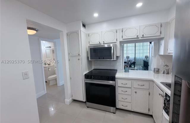 1825 S Ocean Dr Gallery 4