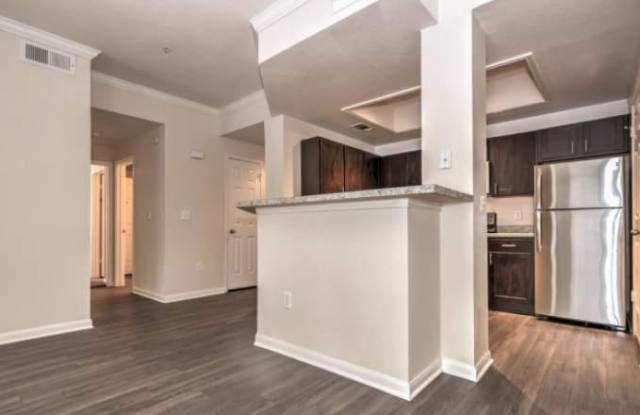11052 Huebner Oaks Gallery 3