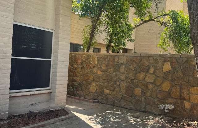 2820 East Sierra Vista Road - 1 photos photos