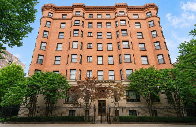 1210 N Astor Street photos photos