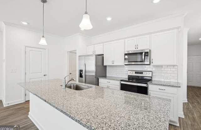 4021 Hillmont Lane Gallery 2