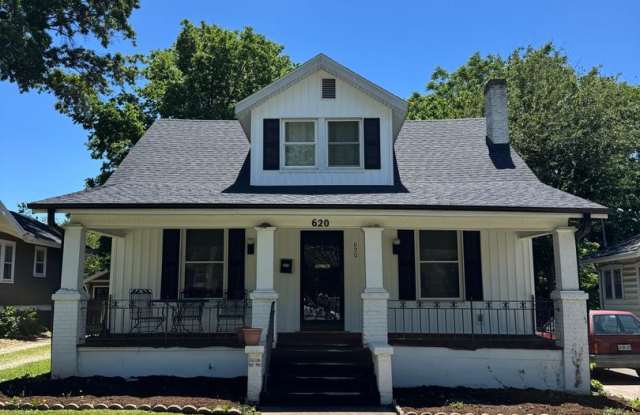 620 E Delmar | Springfield, MO 65807 - 4 Bed / 2 Bath in the Heart of Phelps Grove – 2,600 Sq Ft photos photos