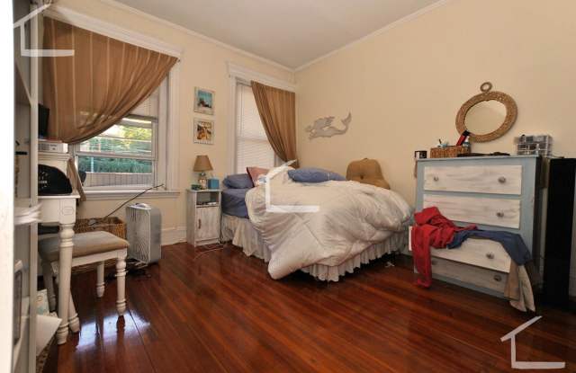 Huge 4 bed in Cleveland Circle photos photos