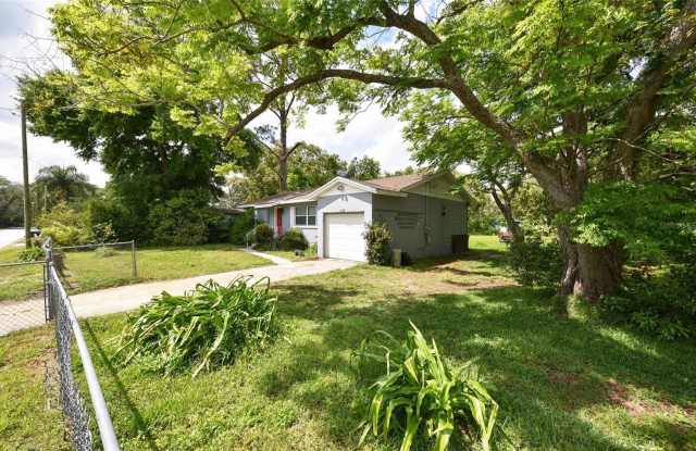 2125 CARLTON DRIVE Gallery 2