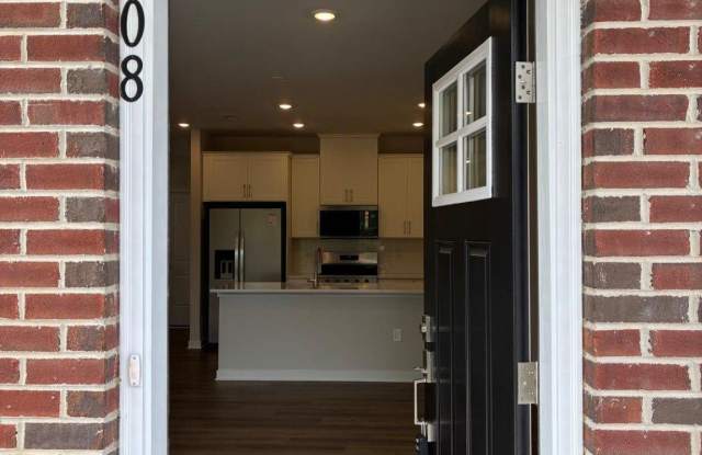 608 BRASS Lane Gallery 2