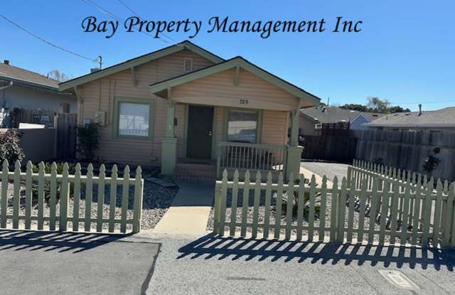 Fully furnished 3 bedroom 2 bath home in South Salinas! photos photos