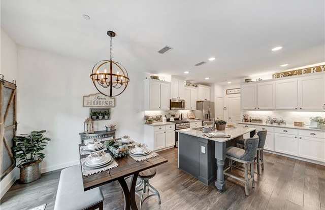 2744 Starburst Gallery 3
