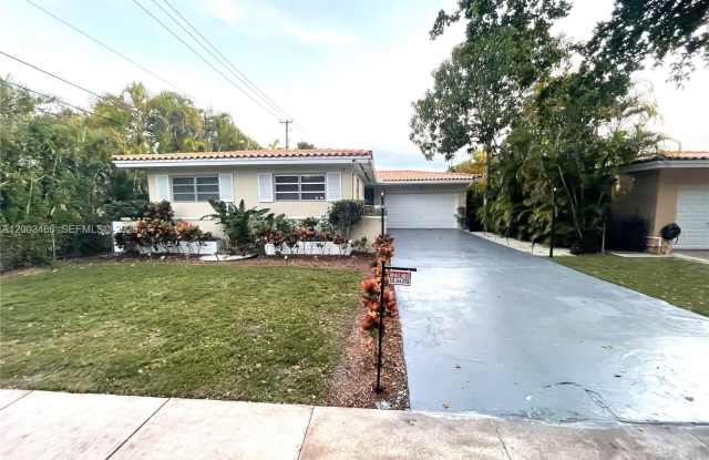 1556 San Benito Ave photos photos