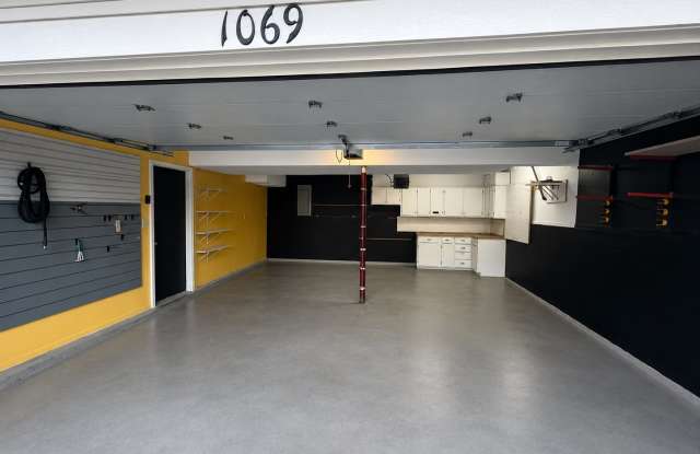 1069 Fairfield Drive Gallery 3