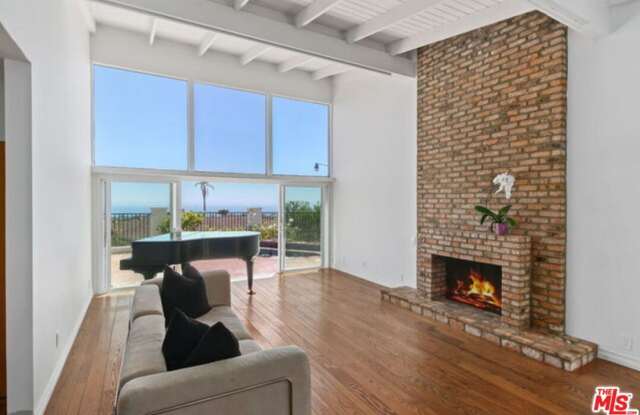 1175 Las Pulgas Pl Gallery 4