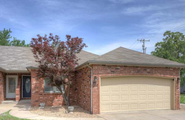 202 W Briarbrook Lane photos photos