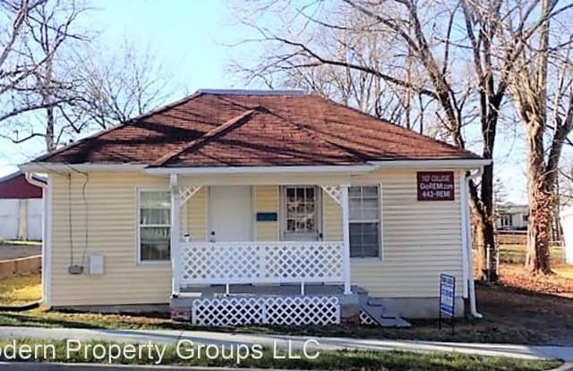 1107 N College Ave - 1107 North College Street, Columbia, MO 65201