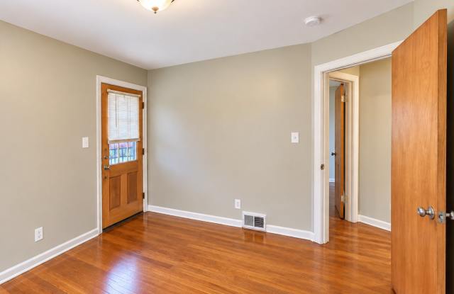 3633 Ingleside Rd - Unit 1 Gallery 2