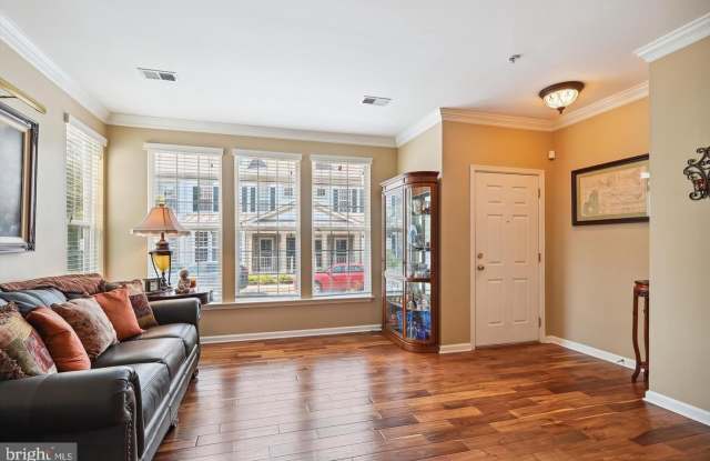43074 OLD GALLIVAN Terrace Gallery 4