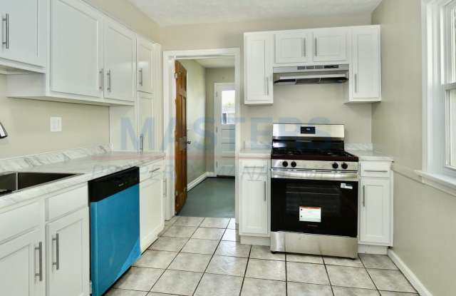 Charming Home with Spacious Backyard in Toledo! Gallery 4