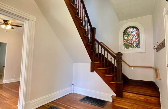 5 Bed/ 3 Bath on Parker Mins from UC  for Only $775/pp ($3,875/mo) Gallery 3