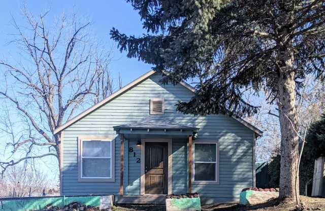 Newly Renovated 2 Bedroom, 1 Bath photos photos