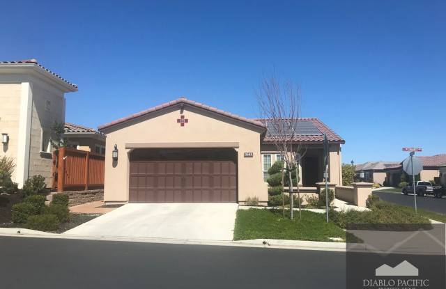 EXPERIENCE TRILOGY AT THE VINEYARDS LIFE ON A VINEYARD photos photos