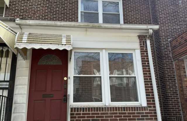 2711 South Alder Street photos photos