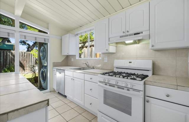 One Bedroom Charmer in Palo Alto - 1052 College Avenue, Palo Alto, CA 94306