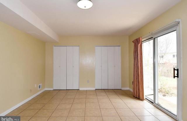 1043 WARBLER PLACE Gallery 2