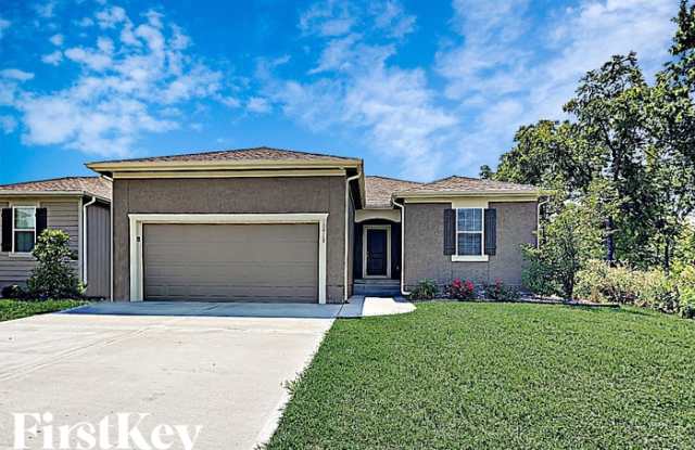 10911 Highview Road - 10911 Highview Road, Peculiar, MO 64078