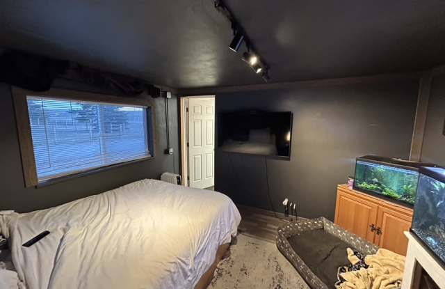 8900 U.S. Highway 10 West Gallery 4