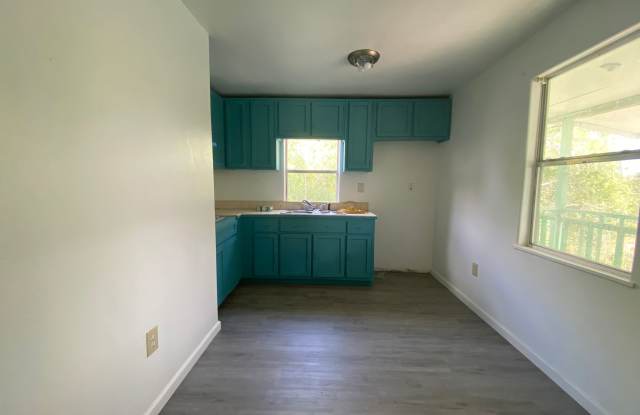 521 E Sprague St photos photos