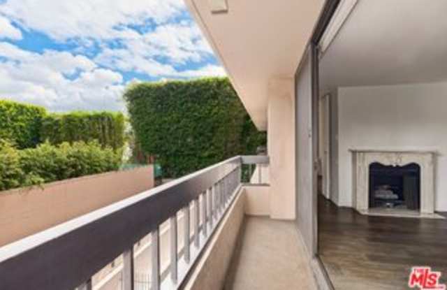 10590 Wilshire Boulevard Gallery 3