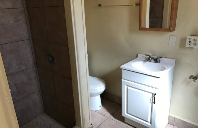 1822 N Bell - A Gallery 2