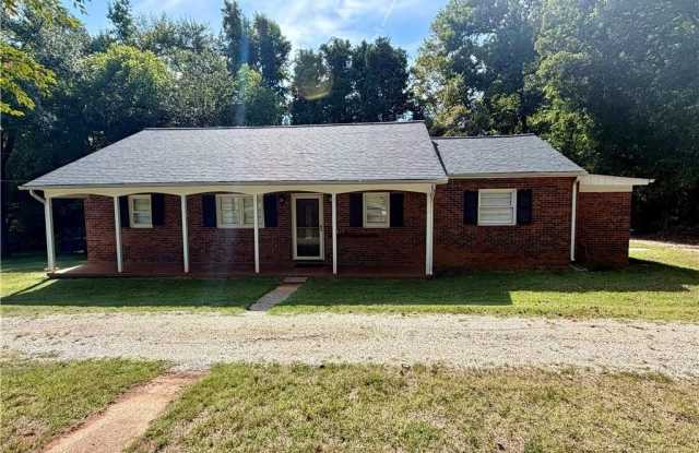 5879 Stanley Huff Road Gallery 1