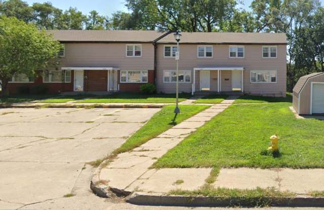 $1100 3 Bed 1 Bath Townhome photos photos