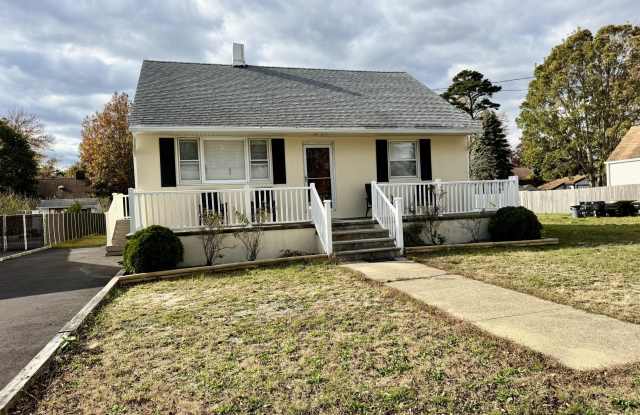 520 Lloyd Road - 520 Lloyd Road, Toms River, NJ 08753