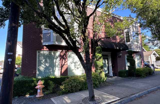 BRIGHT, CLEAN w/SECURED ENTRY! CONDO IN DOWNTOWN GRESHAM! photos photos BRIGHT, CLEAN w/SECURED ENTRY! CONDO IN DOWNTOWN GRESHAM! photos photos
