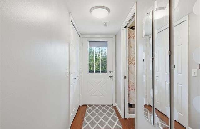 42630 Plymouth Hollow Drive Gallery 3