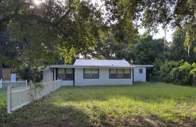 Spacious 5-Bedroom Home with Large Fenced Yard! photos photos
