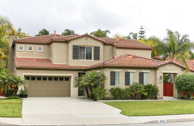 Beautiful Large Home Across from Park Gallery 1