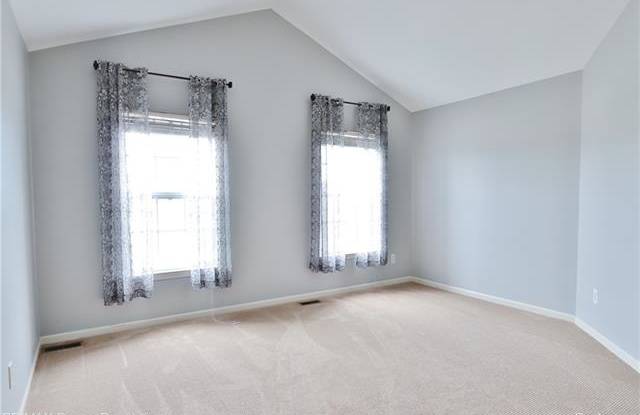 8298 S WARWICK Court Gallery 3