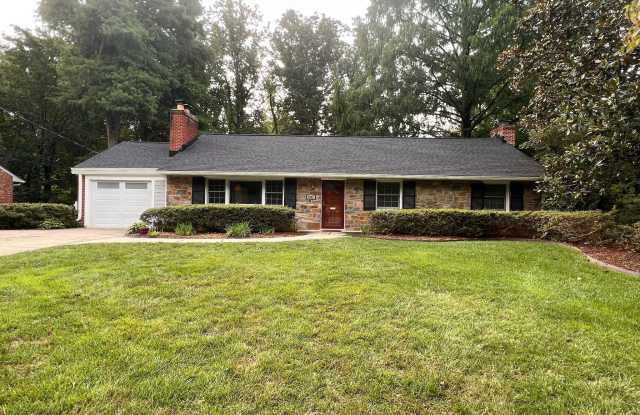 6557 DEARBORN DRIVE - 6557 Dearborn Drive, Lake Barcroft, VA 22044