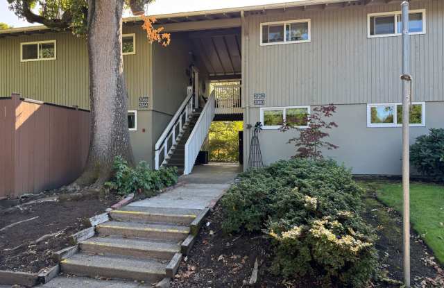 2 bedroom 1 bathroom upstairs condo photos photos