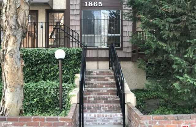 1865 GREENFIELD AVE photos photos