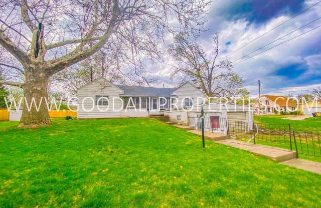 Charming 2 Bed, 2 Bath Home Available in Adel photos photos
