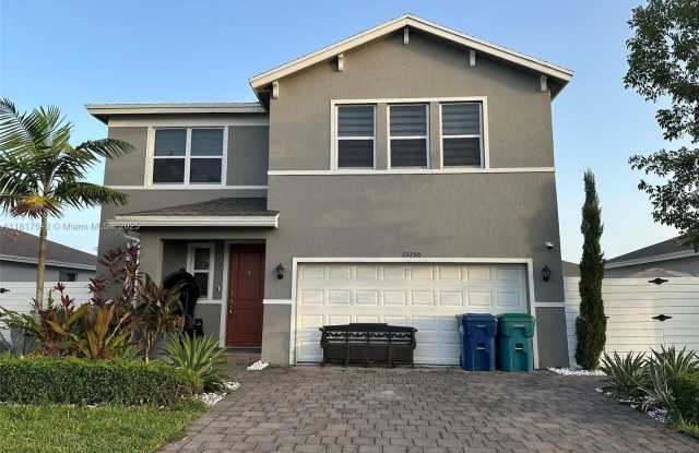 13250 SW 272nd St photos photos