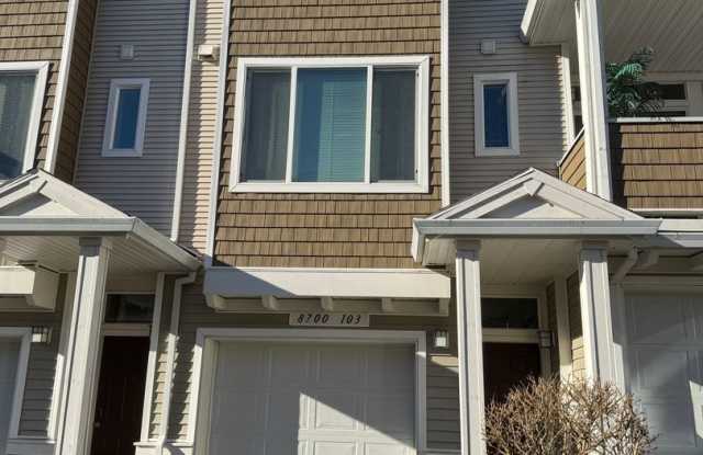 Stylish 2br/2.5ba Townhome with garage and AC in great Beaverton location photos photos