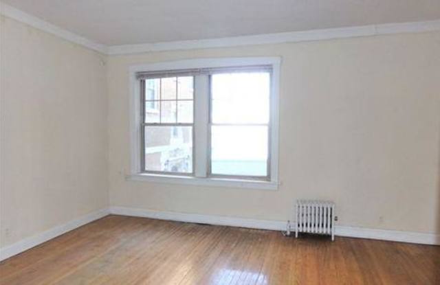 1039 West North Shore Gallery 2