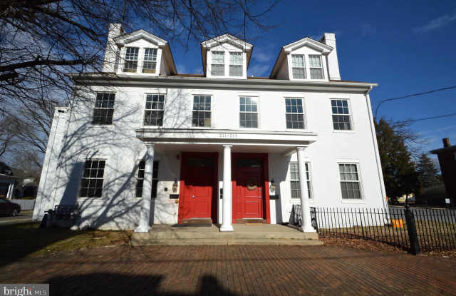 211 E UNION Street unit: 5 photos photos