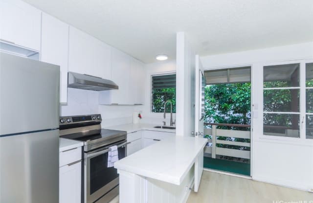 423 Kaiolu Street - 423 Kaiolu Street, Honolulu, HI 96815