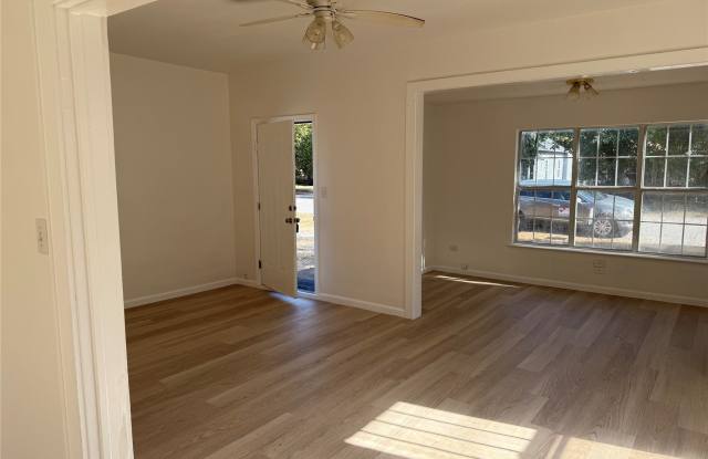 1217 W Walker Street Gallery 3