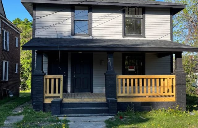 211 Oakwood Street - B Gallery 1