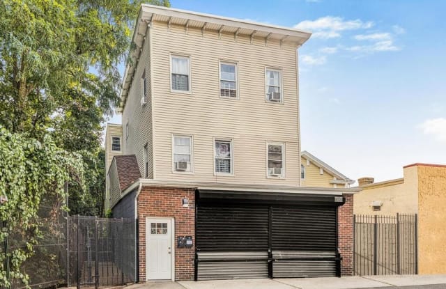 2 Carlisle Place - 2 Carlisle Place, Yonkers, NY 10701